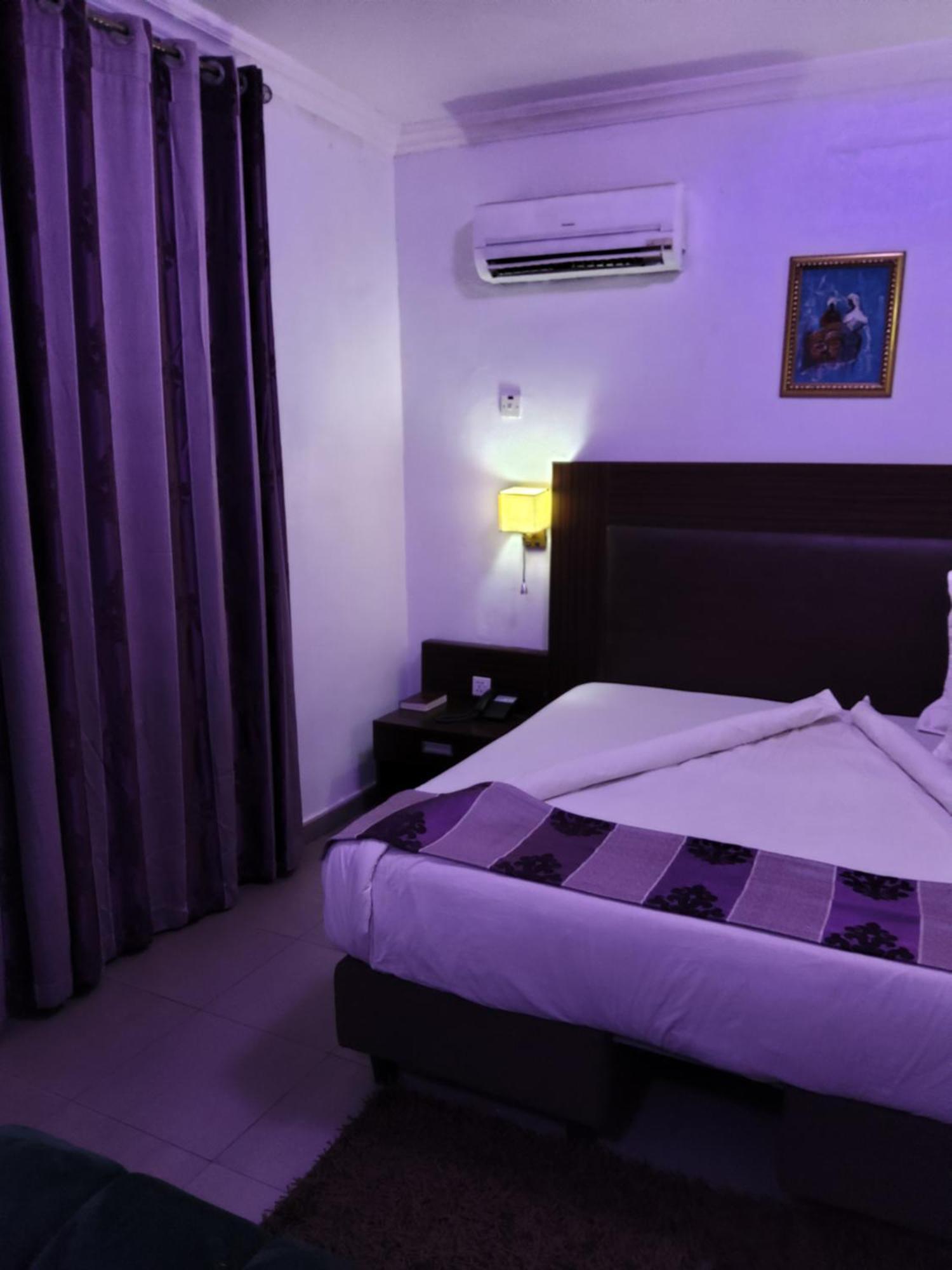 Crownedge Hotels Ikeja Exterior foto