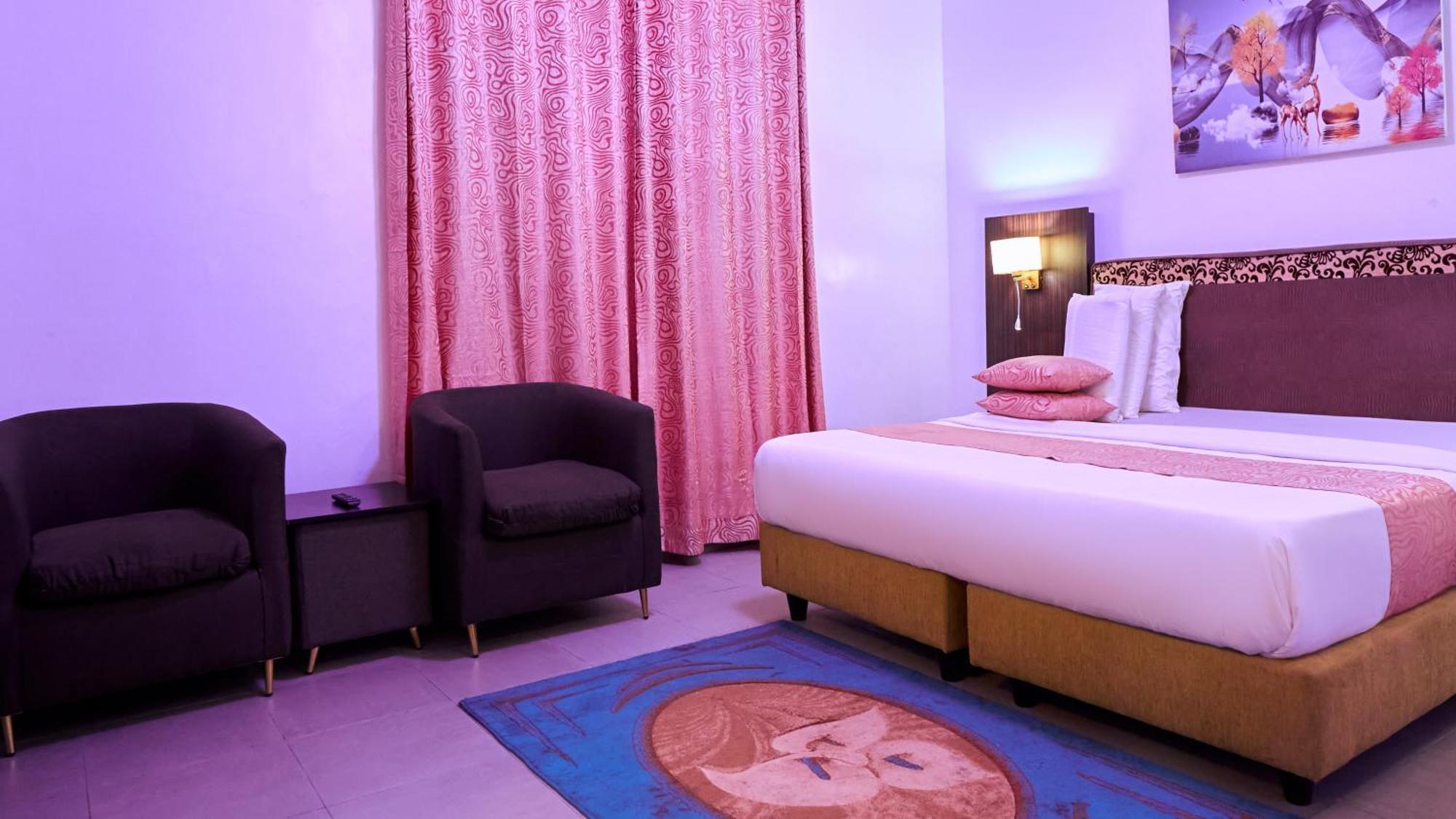 Crownedge Hotels Ikeja Exterior foto