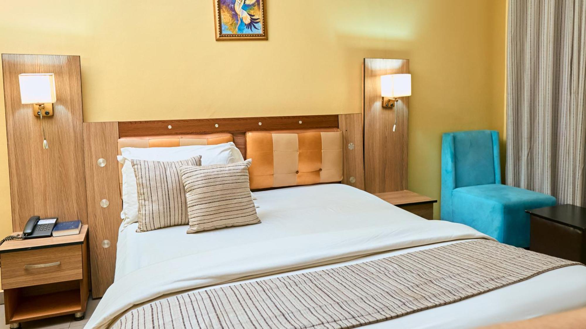 Crownedge Hotels Ikeja Exterior foto